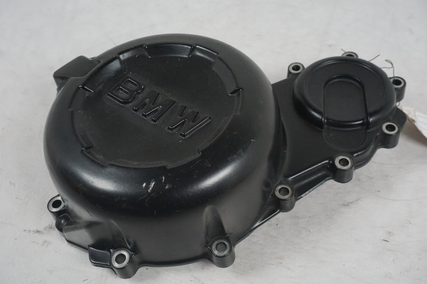 Framsidan på Generatorkåpa från en BMW F 800 R -2008 motorcykel.