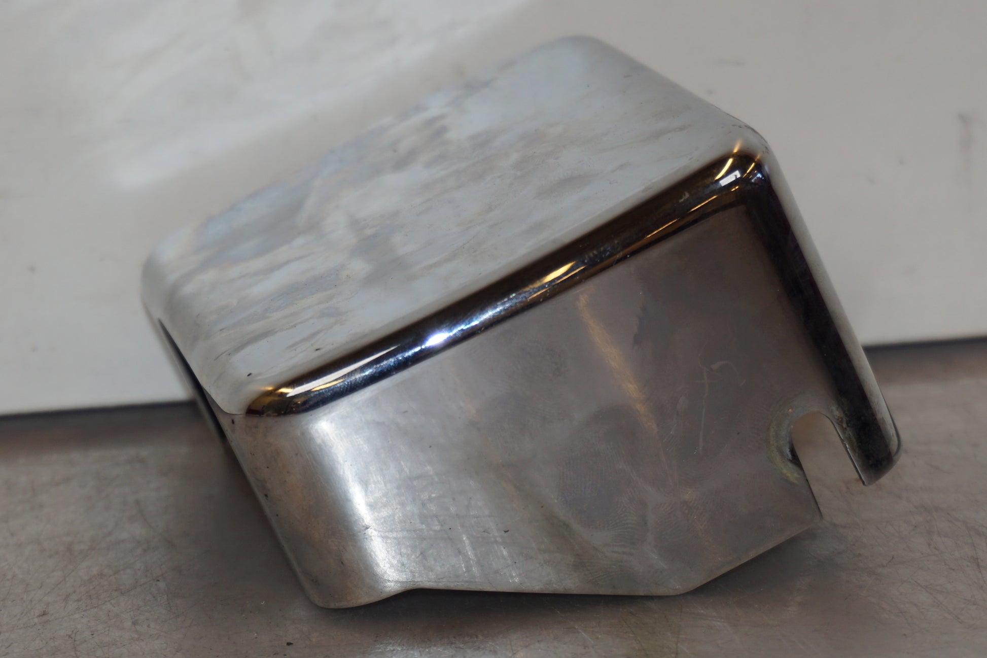 Snett uppifrån på Dekorkåpa från en H-D Softail Heritage Classic FLSTC/I -1995 motorcykel.