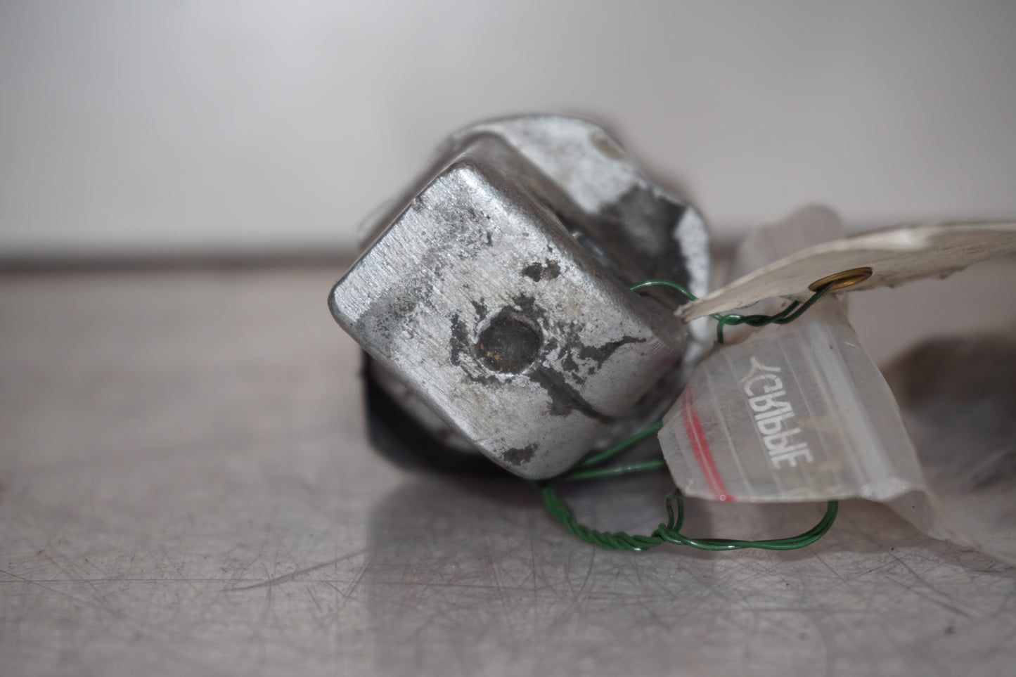 Snett nerifrån på Fotpinne från en Kawasaki VN 750 -1993 motorcykel.