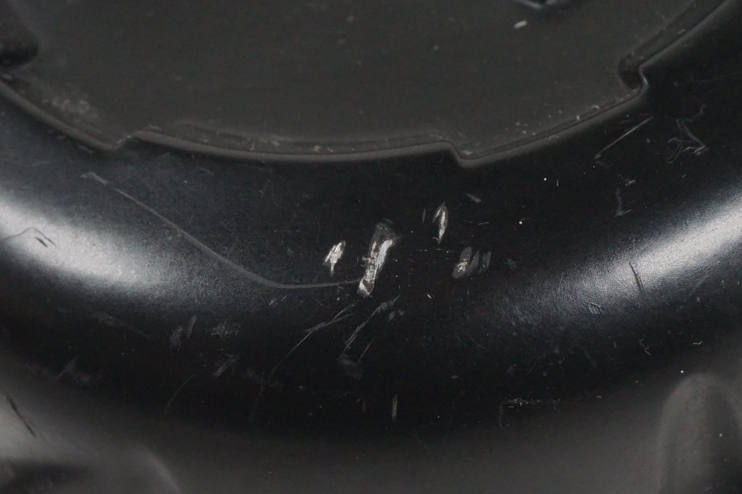 Baksidan på Generatorkåpa från en BMW F 800 R -2008 motorcykel.