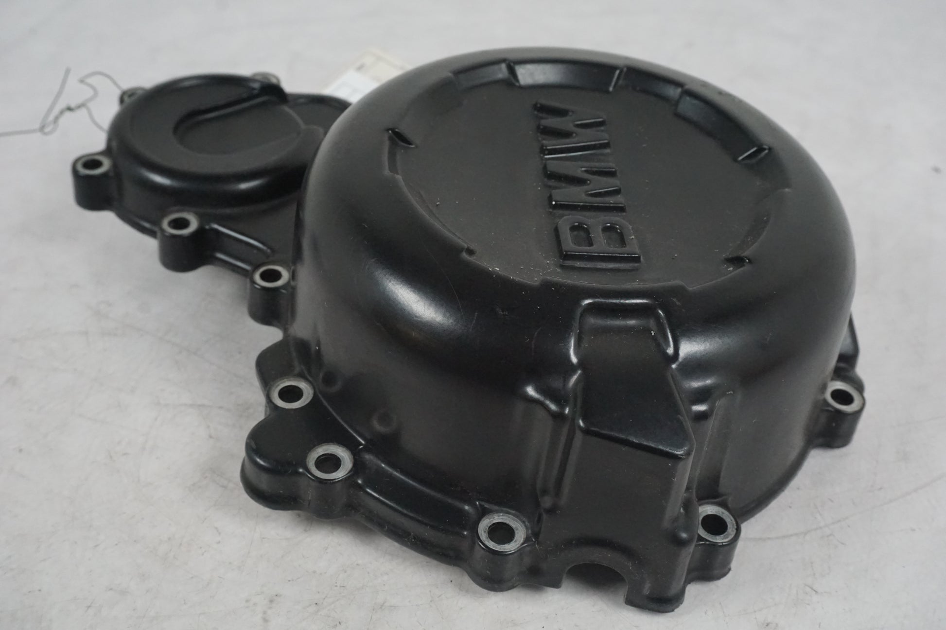 Höger sida på Generatorkåpa från en BMW F 800 R -2008 motorcykel.