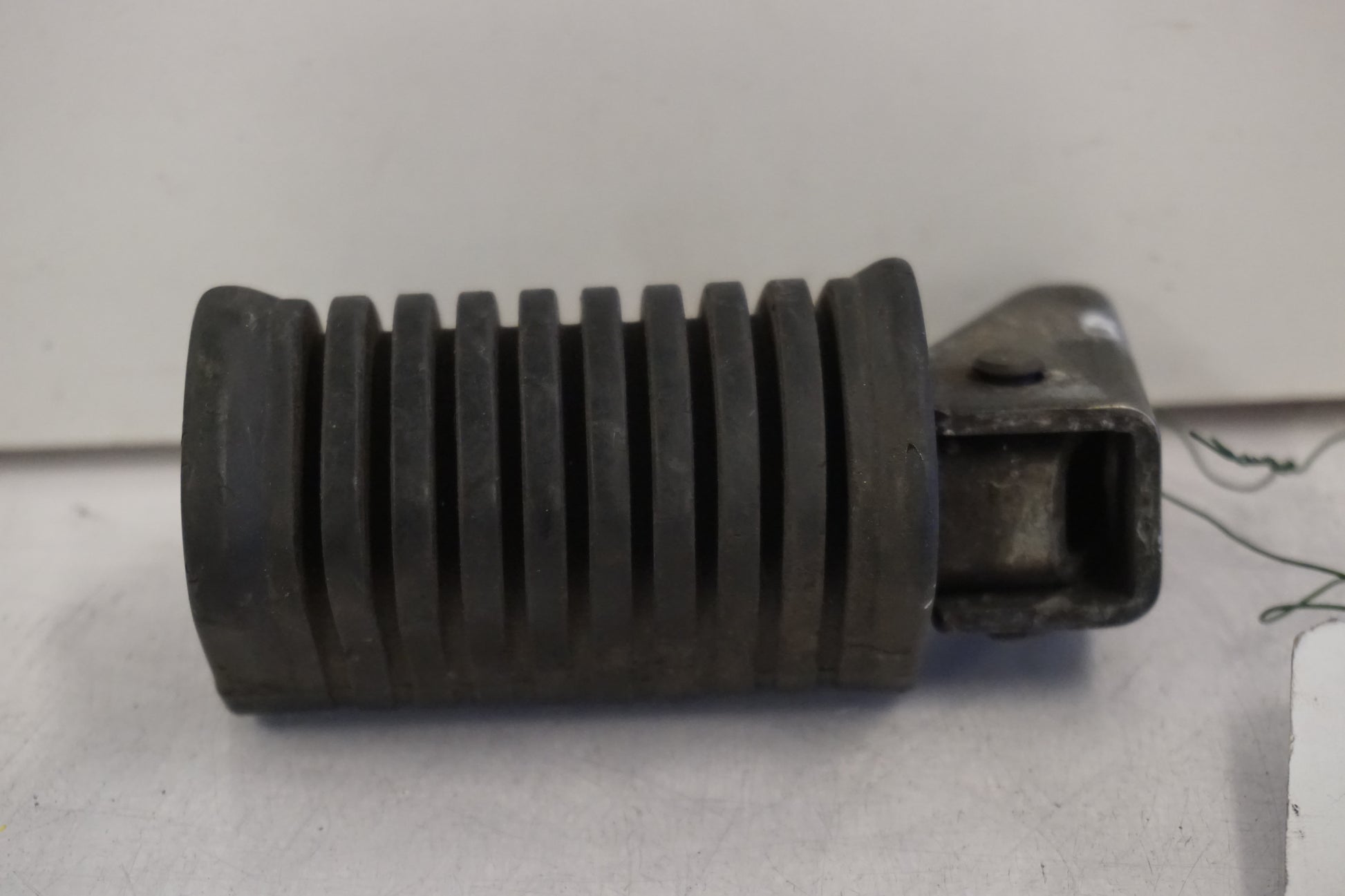 Framsidan på Fotpinne från en Kawasaki Z 750 80-tal -1982 motorcykel.