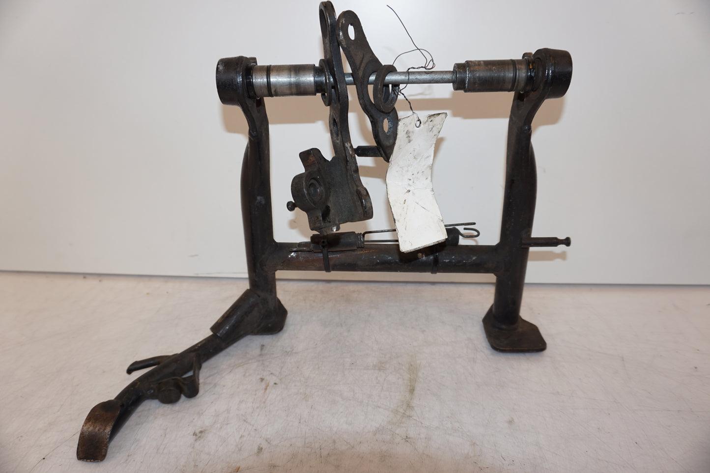 Framsidan på Centralstöd från en BMW K 1600 -2018 motorcykel.