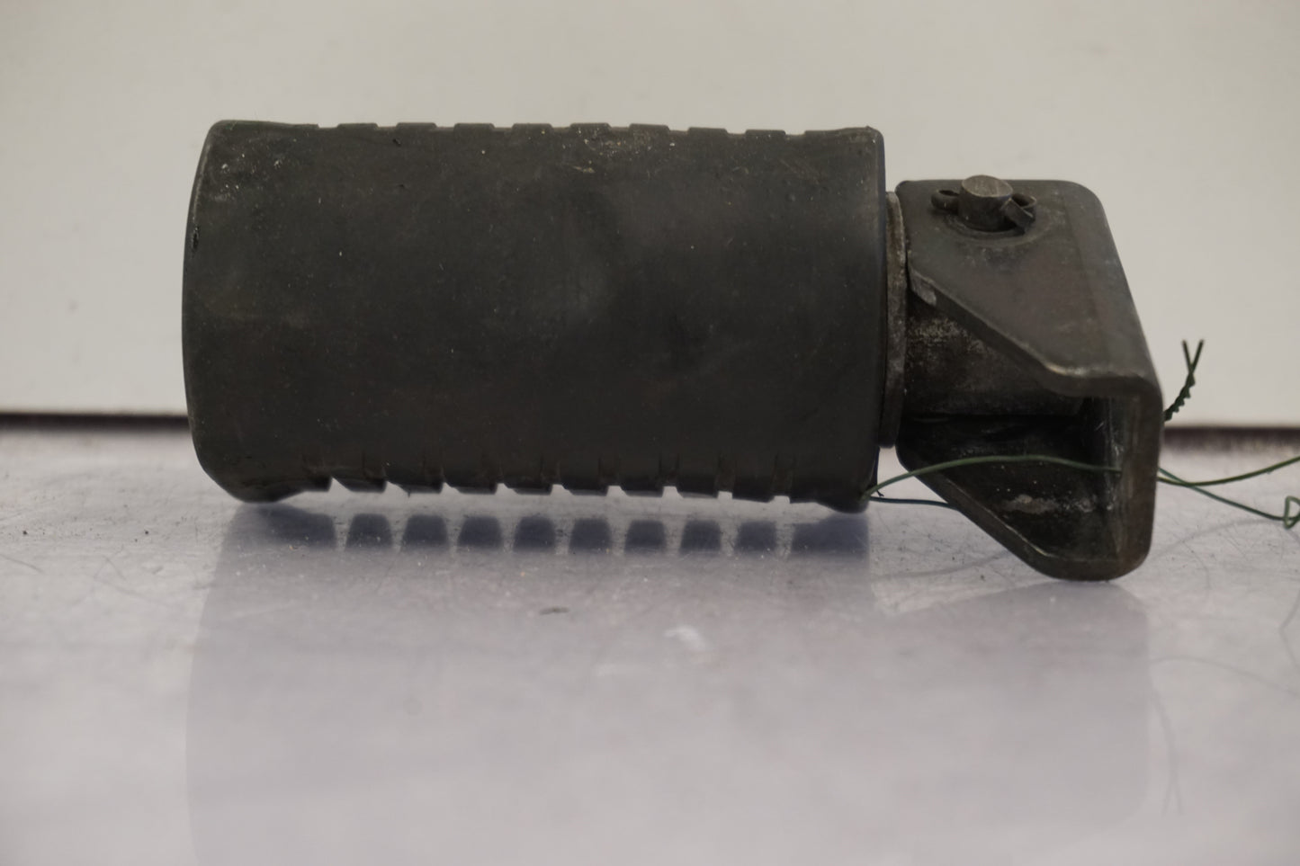 Höger sida på Fotpinne från en Kawasaki Z 750 80-tal -1982 motorcykel.