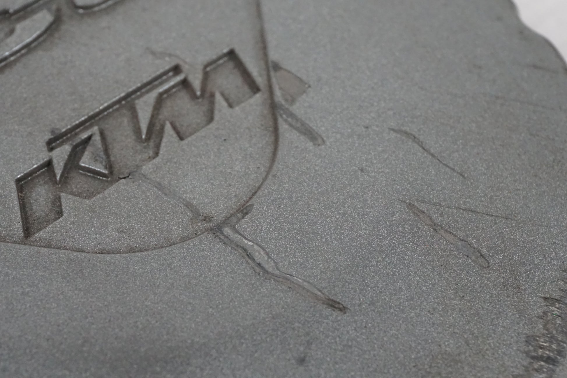 Höger sida på Generatorkåpa från en KTM 990 SMT -2012 motorcykel.