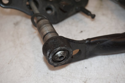 Snett nerifrån på Centralstöd från en BMW K 1600 -2018 motorcykel.