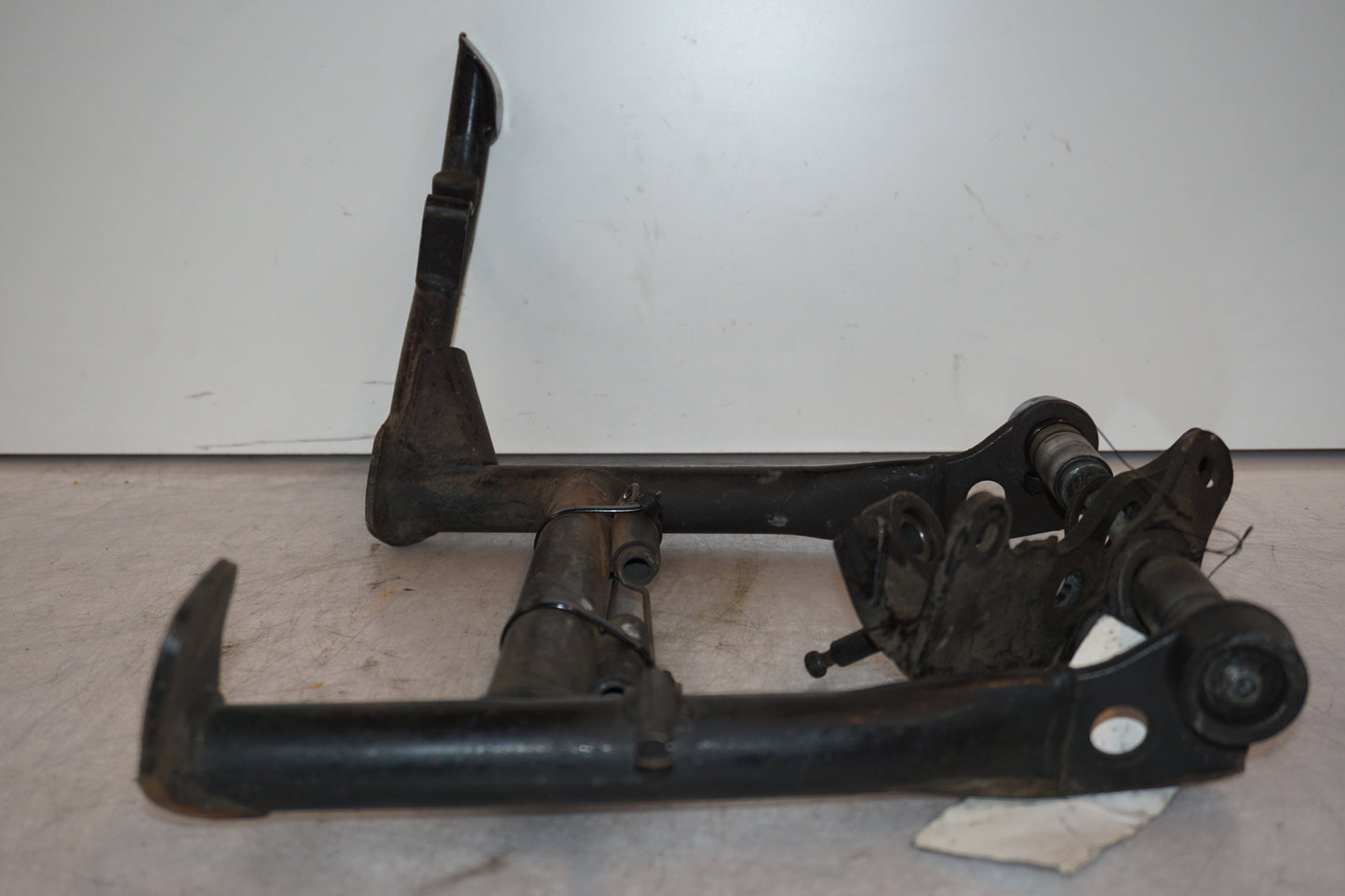 Extrabild6 på Centralstöd från en BMW K 1600 -2018 motorcykel.