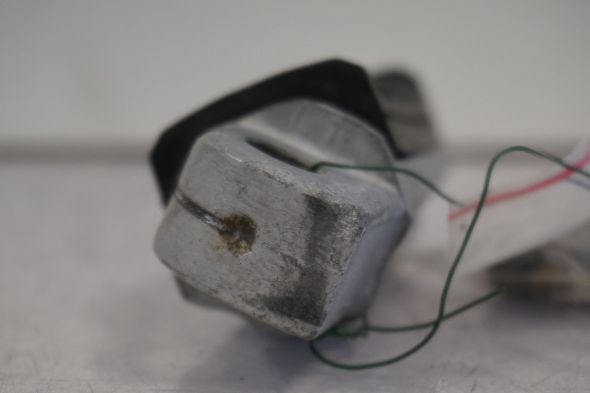 Snett nerifrån på Fotpinne från en Kawasaki VN 750 -1994 motorcykel.