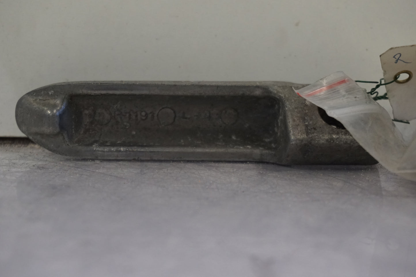 Höger sida på Fotpinne från en Kawasaki ZXR 750 -1993 motorcykel.