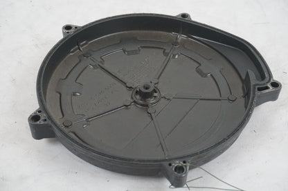 Vänster sida på Generatorkåpa från en KTM 1190 Adventure -2013 motorcykel.