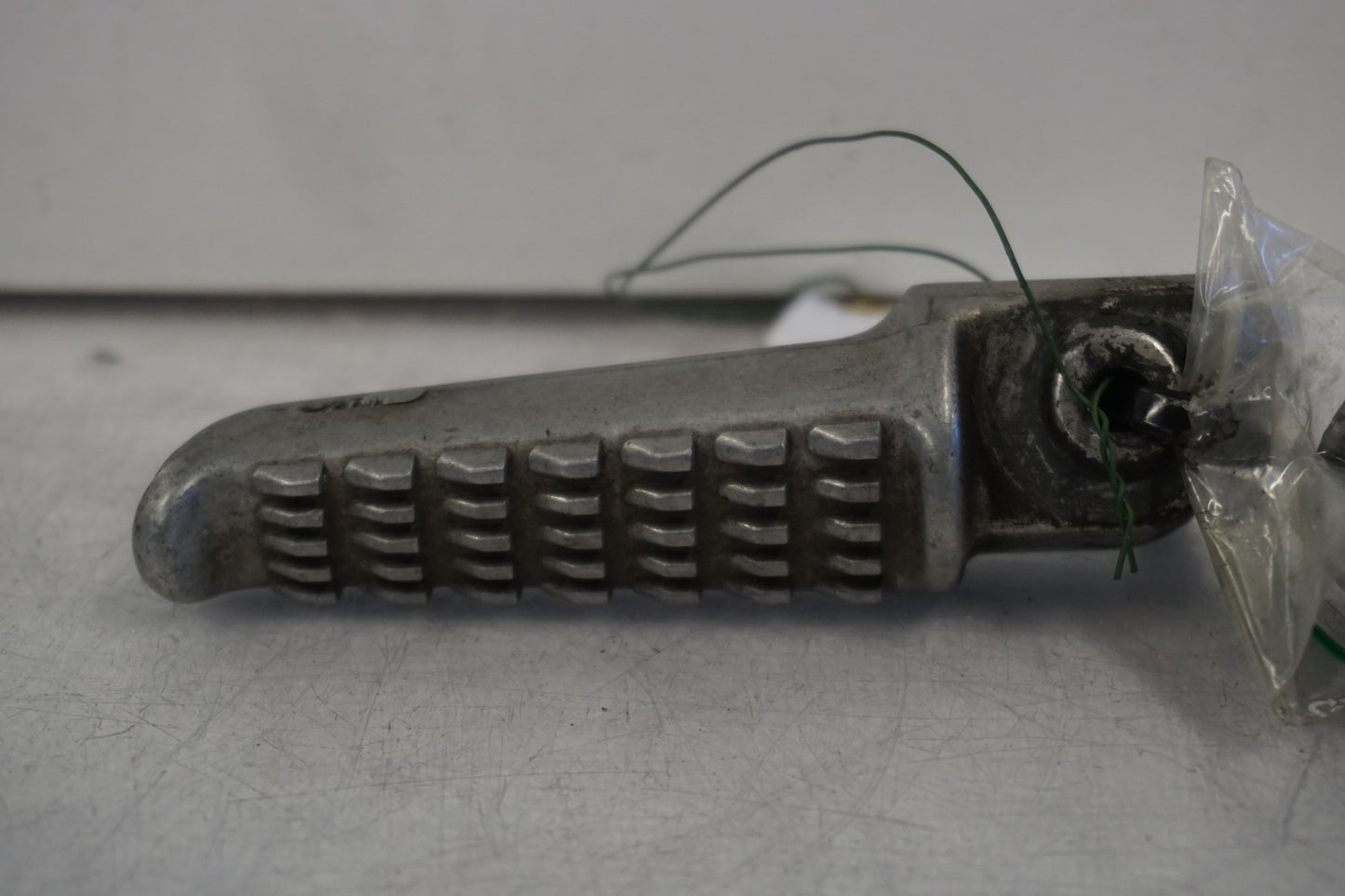 Framsidan på Fotpinne från en Kawasaki Z 750 -2008 motorcykel.