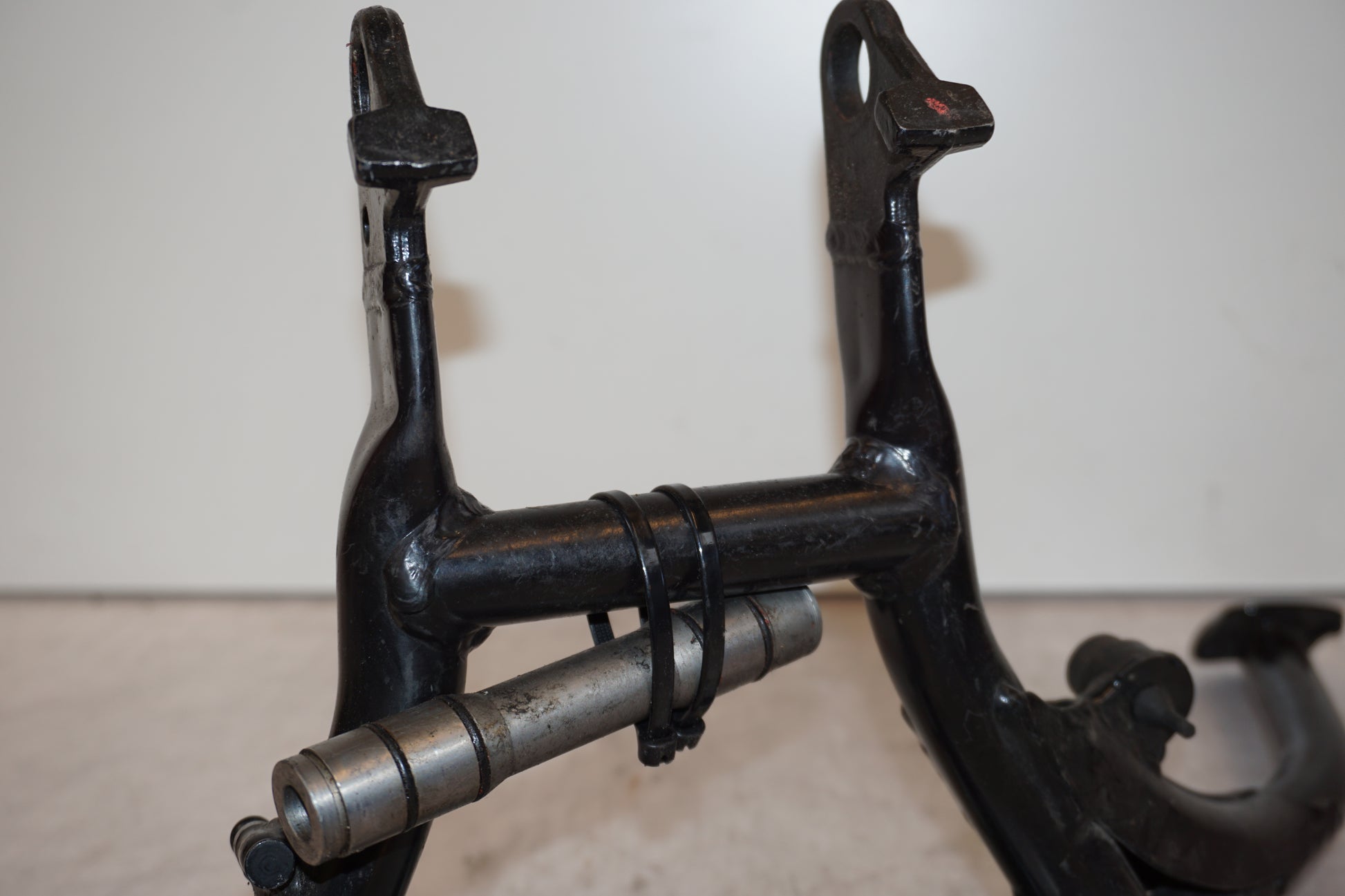 Extrabilder på Centralstöd från en BMW K 1600 -2018 motorcykel.