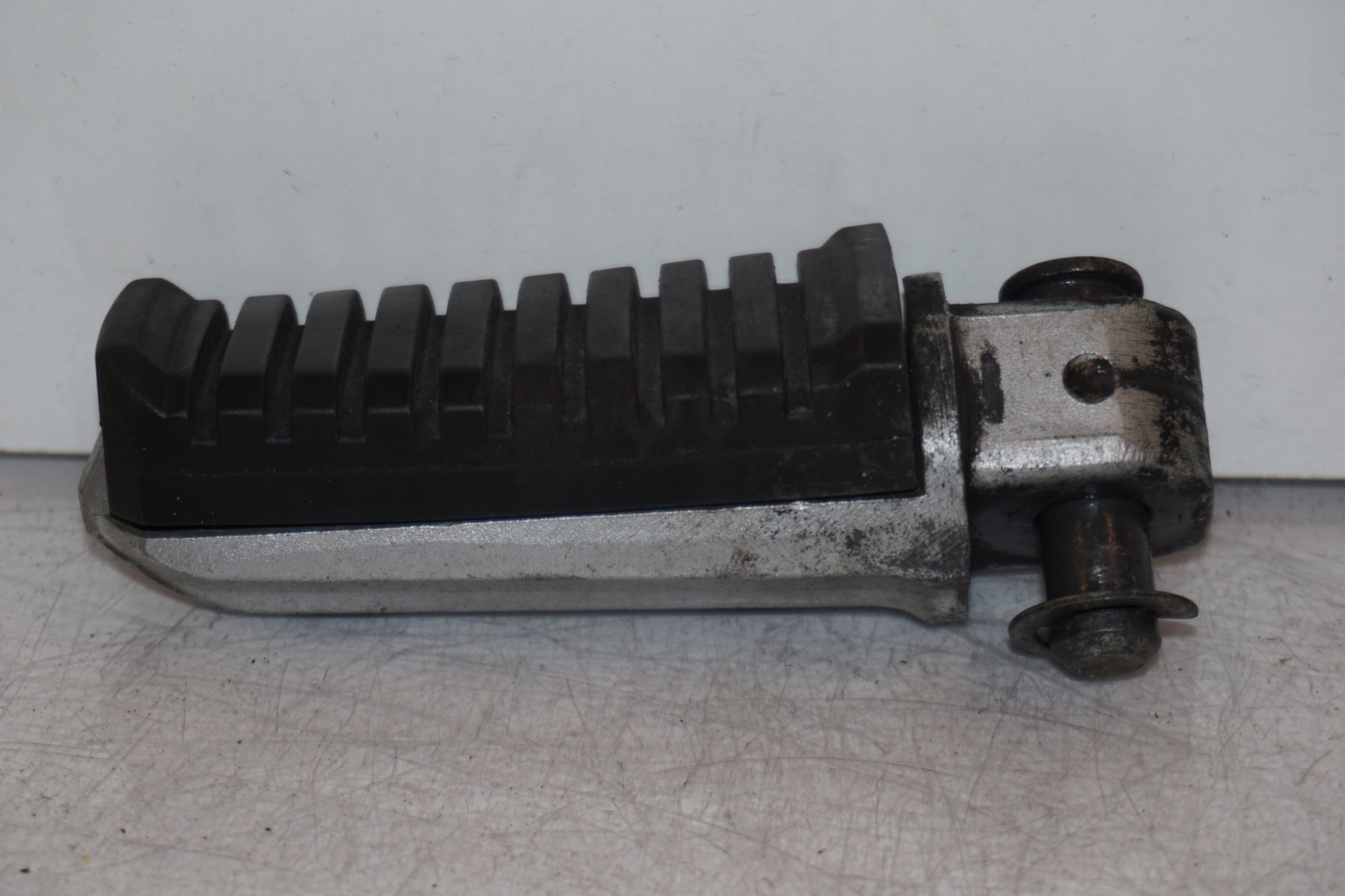 Extrabild2 på Fotpinne från en Kawasaki Z 750 -2008 motorcykel.