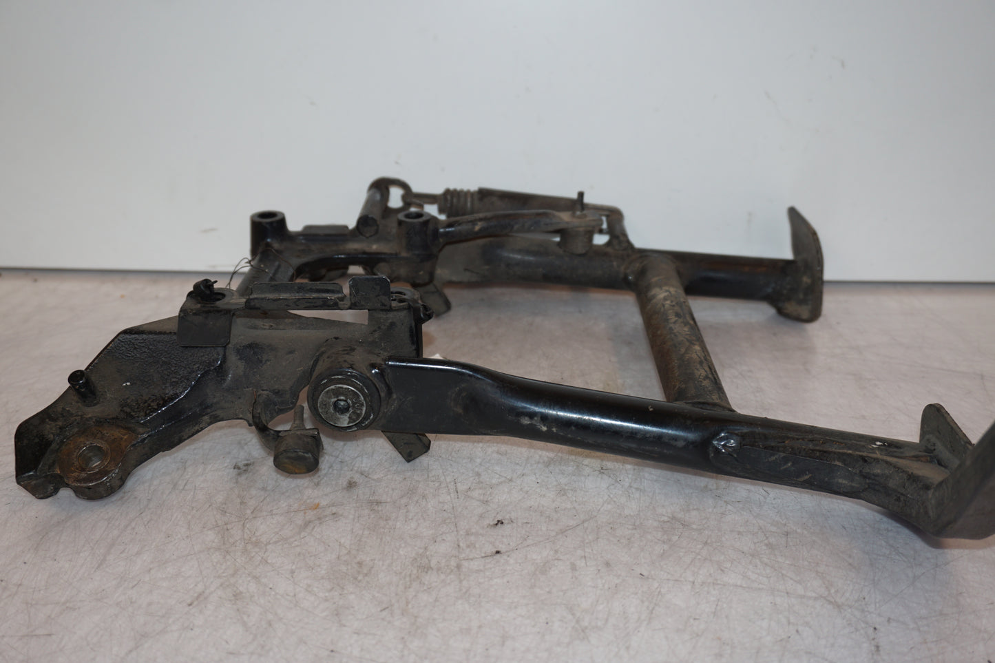 Snett uppifrån på Centralstöd från en BMW K 1200 RS -1998 motorcykel.