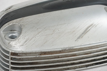 Höger sida på Ventilkåpa från en BMW R 1150 RT -2001 motorcykel.