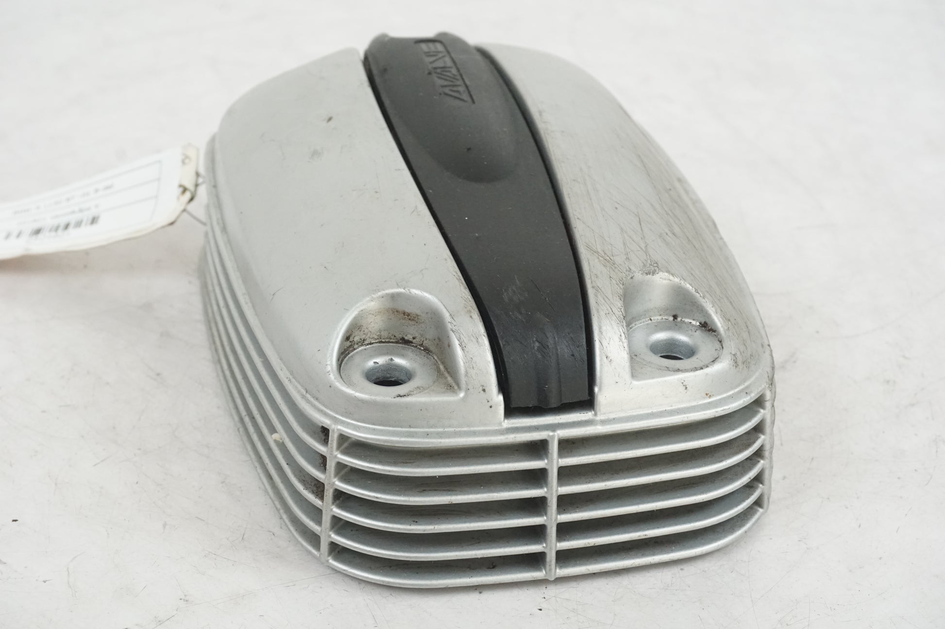 Vänster sida på Ventilkåpa från en BMW R 1150 RT -2001 motorcykel.