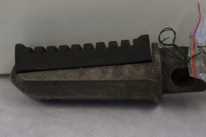 Baksidan på Fotpinne från en Kawasaki GPZ 600 R -1985 motorcykel.