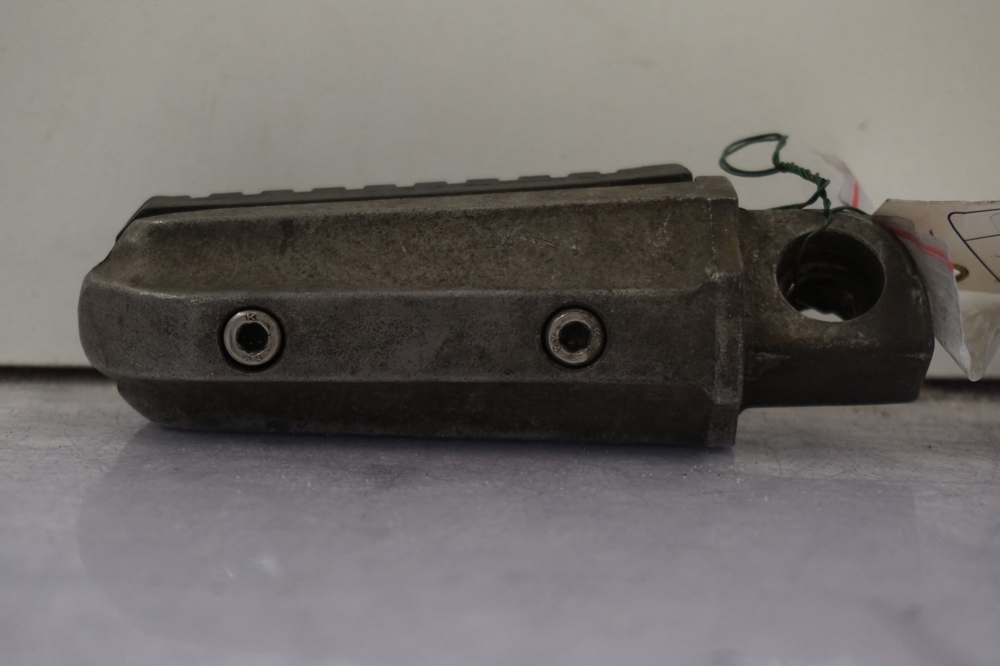 Höger sida på Fotpinne från en Kawasaki GPZ 600 R -1985 motorcykel.