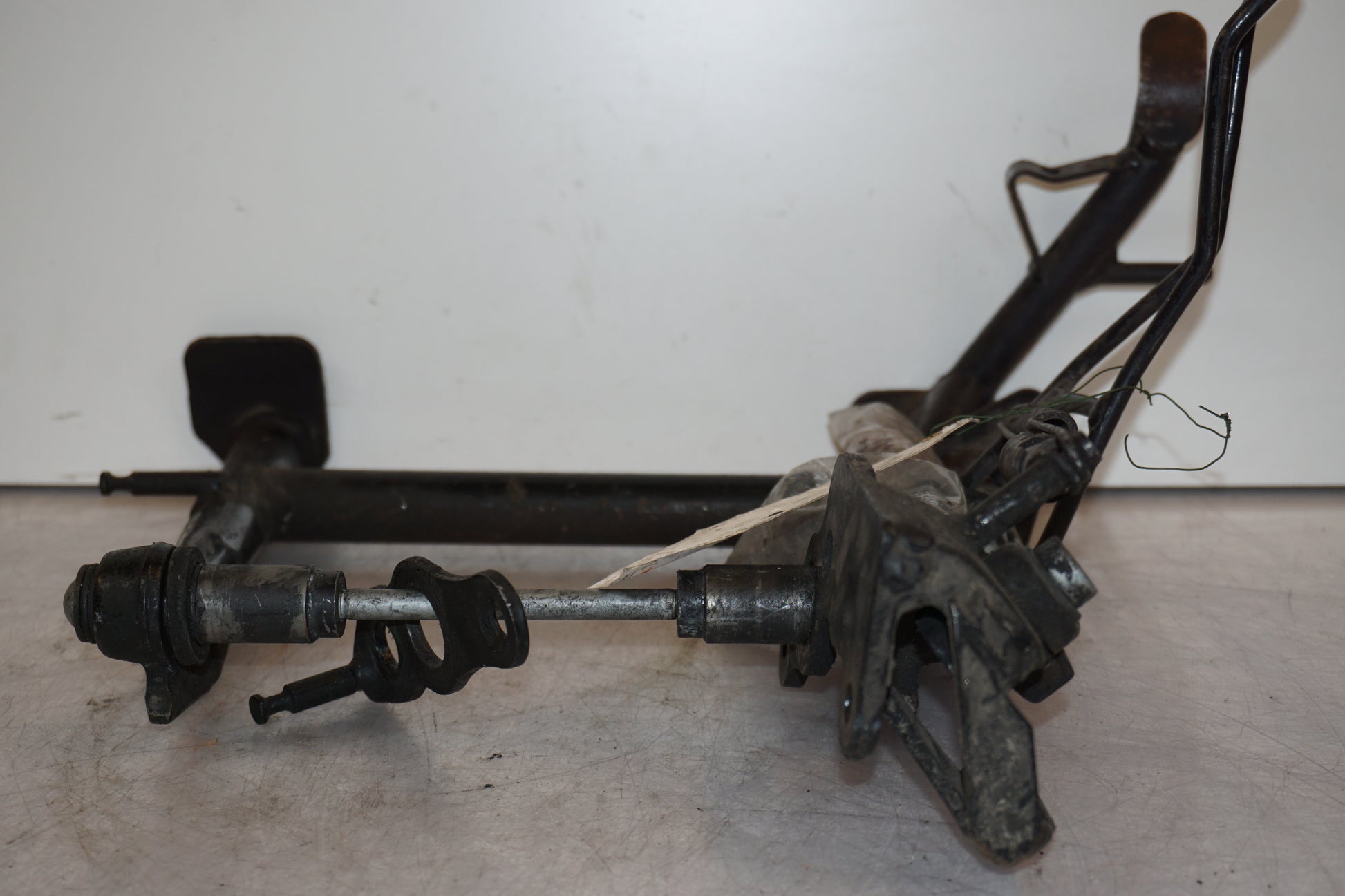 Snett uppifrån på Centralstöd från en BMW R 1100 RT -1997 motorcykel.