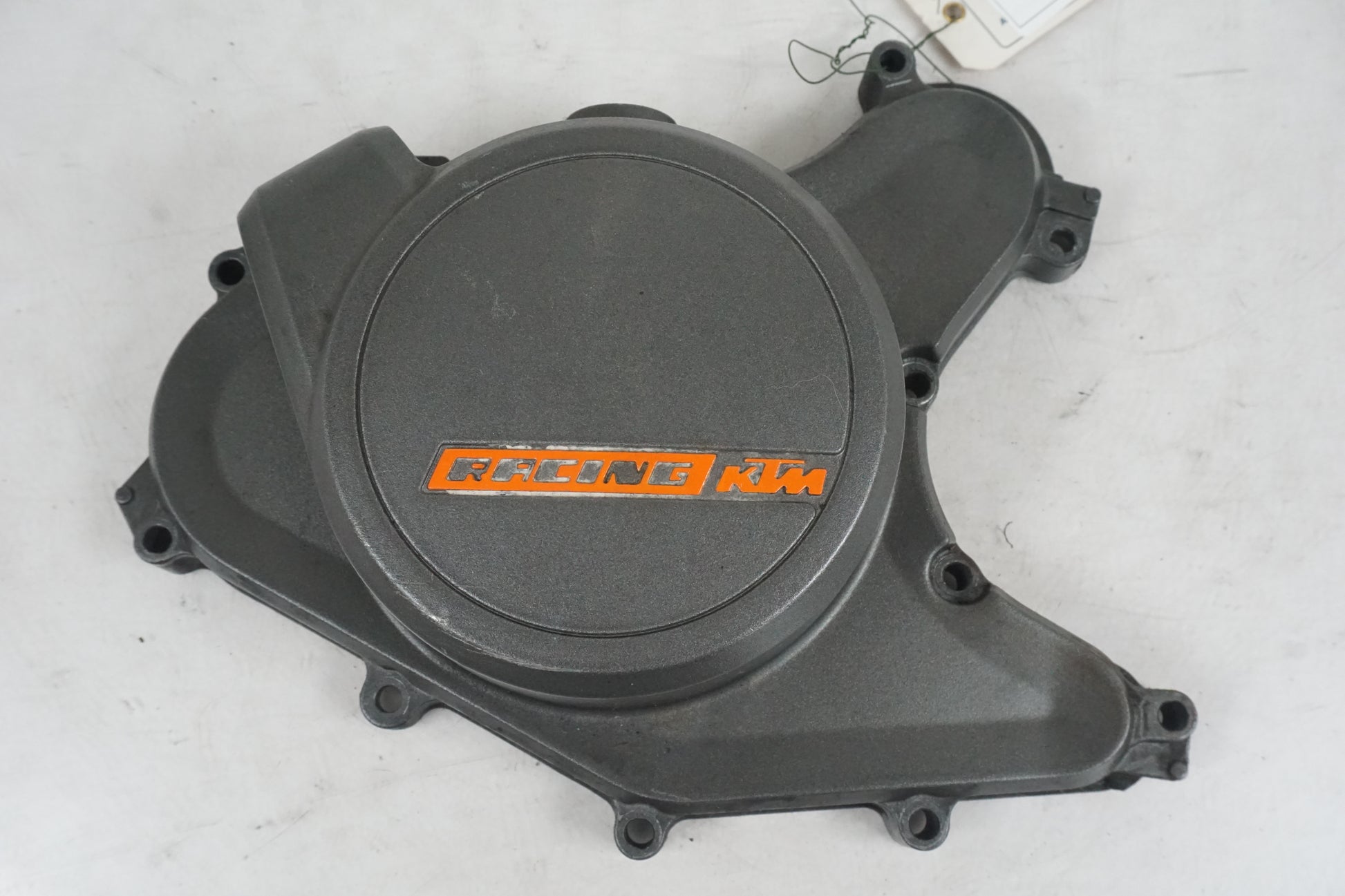 Framsidan på Motorkåpa från en KTM 125 Duke -2012 motorcykel.