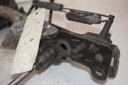 Snett nerifrån på Centralstöd från en BMW R 1100 RT -1997 motorcykel.