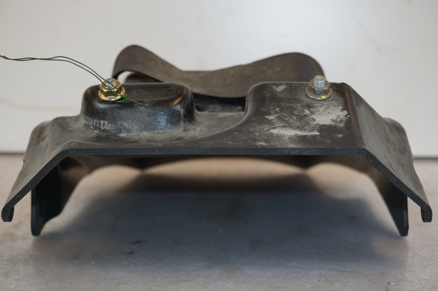 Vänster sida på Innerskärm från en H-D V-Rod 1130 -2002 motorcykel.