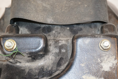 Snett uppifrån på Innerskärm från en H-D V-Rod 1130 -2002 motorcykel.