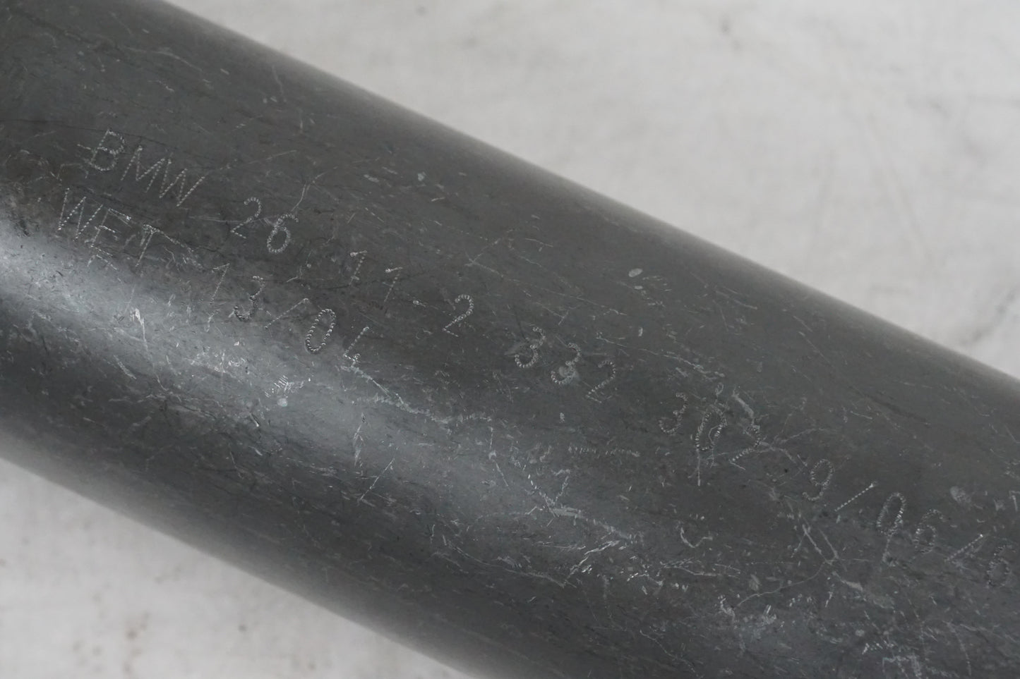 Baksidan på Kardanaxel från en BMW K 1200 LT -2004 motorcykel.