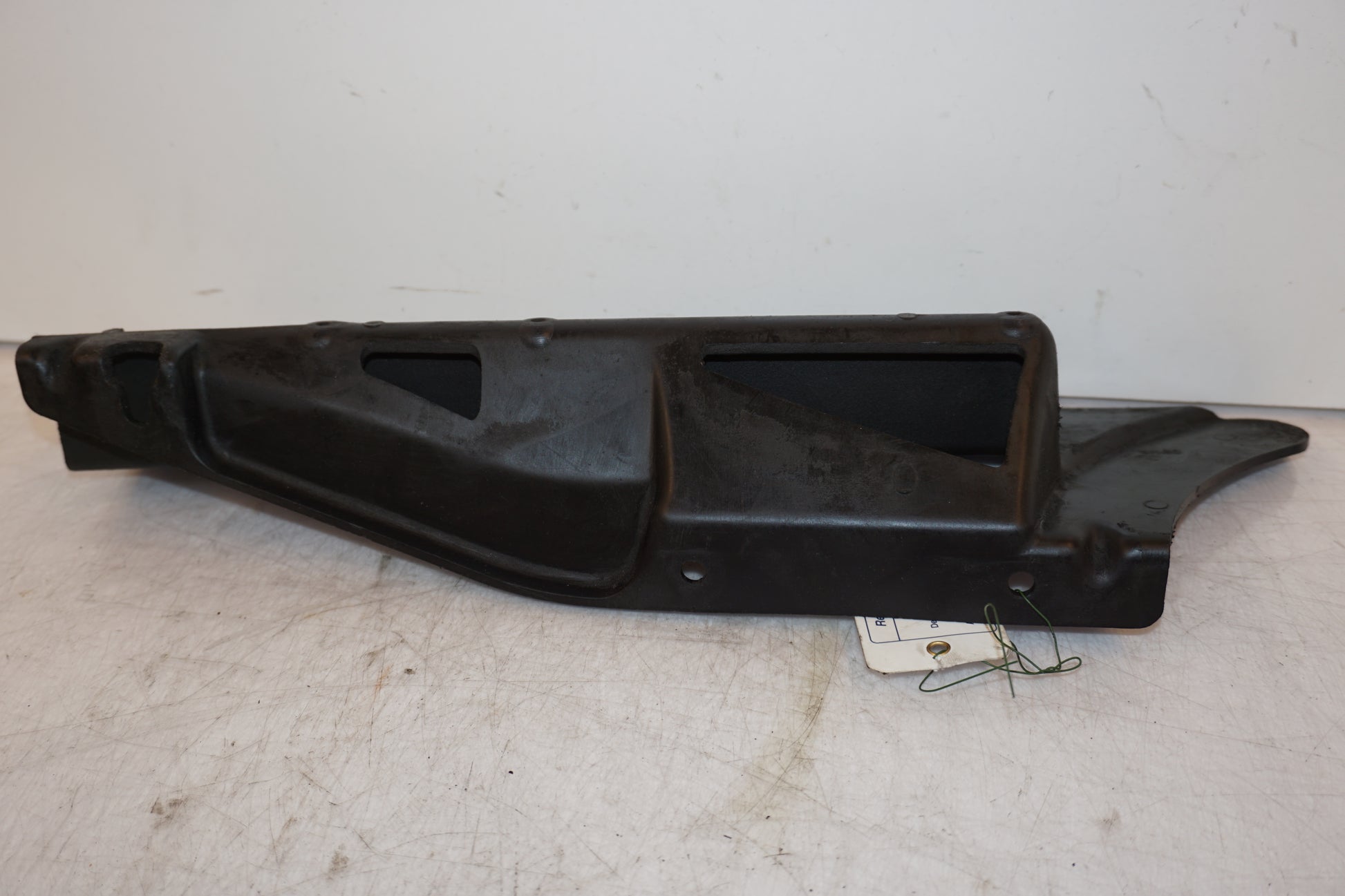 Vänster sida på Remskydd från en H-D Dyna Super Glide FXD -1997 motorcykel.