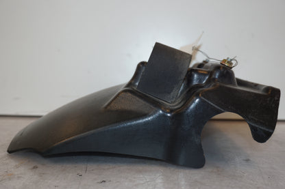 Snett nerifrån på Stänkskärm från en H-D V-Rod 1130 -2006 motorcykel.