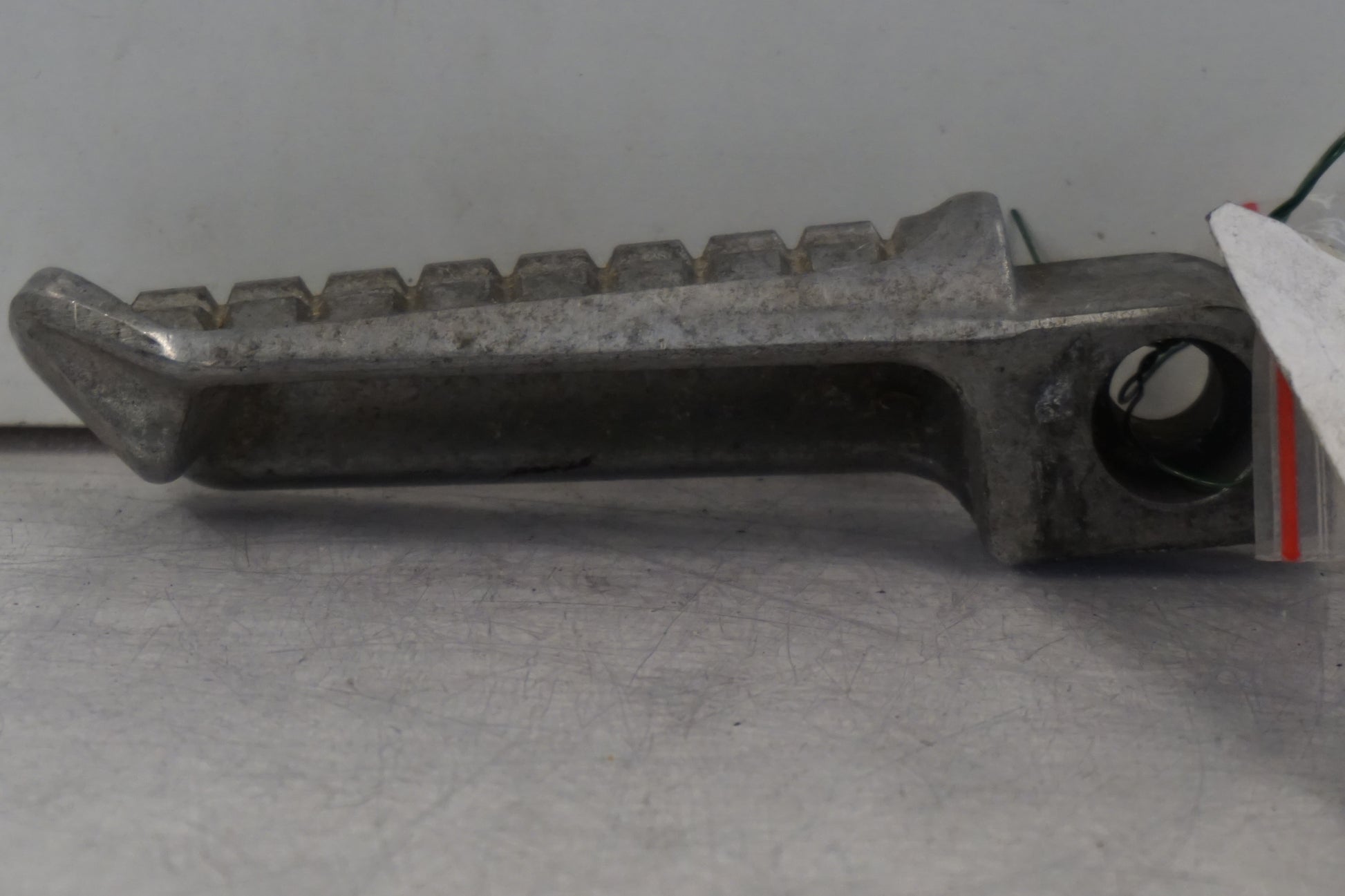 Baksidan på Fotpinne från en Kawasaki GPX 600 -1993 motorcykel.