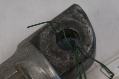 Snett nerifrån på Fotpinne från en Kawasaki GPX 600 -1993 motorcykel.