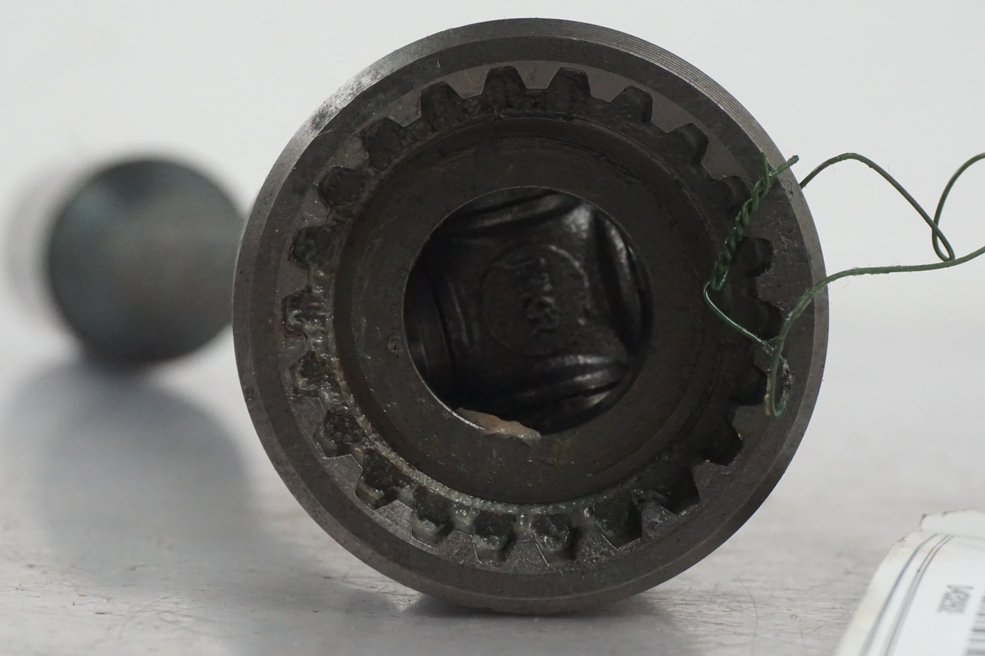 Vänster sida på Kardanaxel från en Kawasaki VN 1600 Mean Streak -2004 motorcykel.