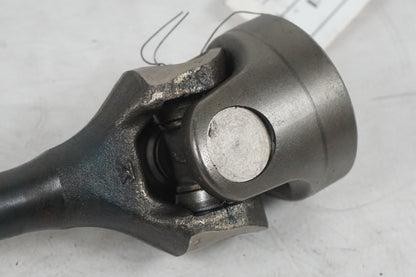 Vänster sida på Kardanaxel från en Kawasaki VN 1500 Classic Tourer -2003 motorcykel.