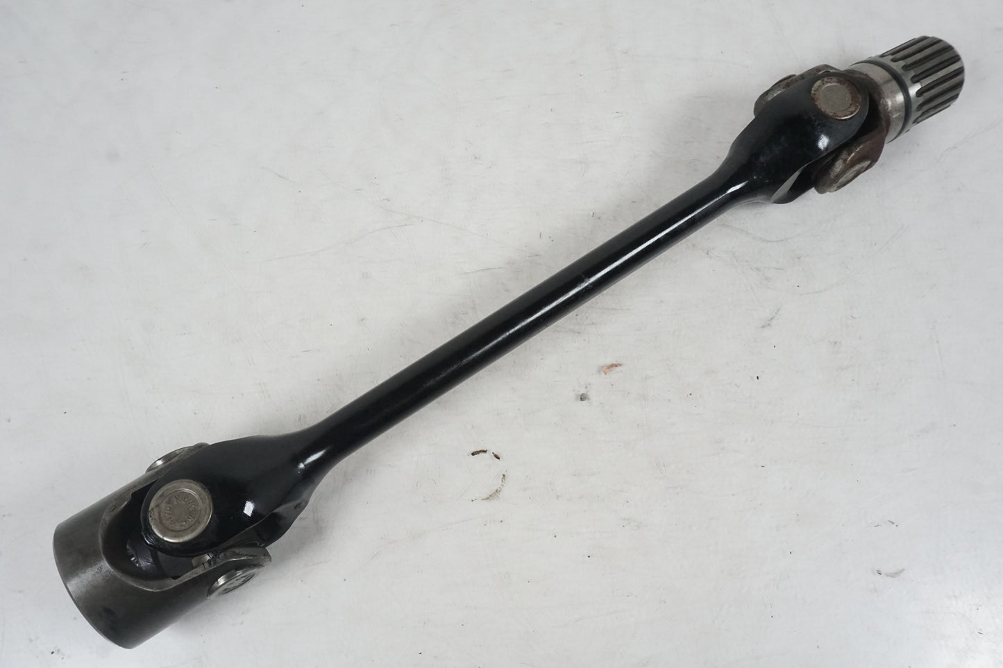 Framsidan på Kardanaxel från en Kawasaki GTR 1400 -2008 motorcykel.