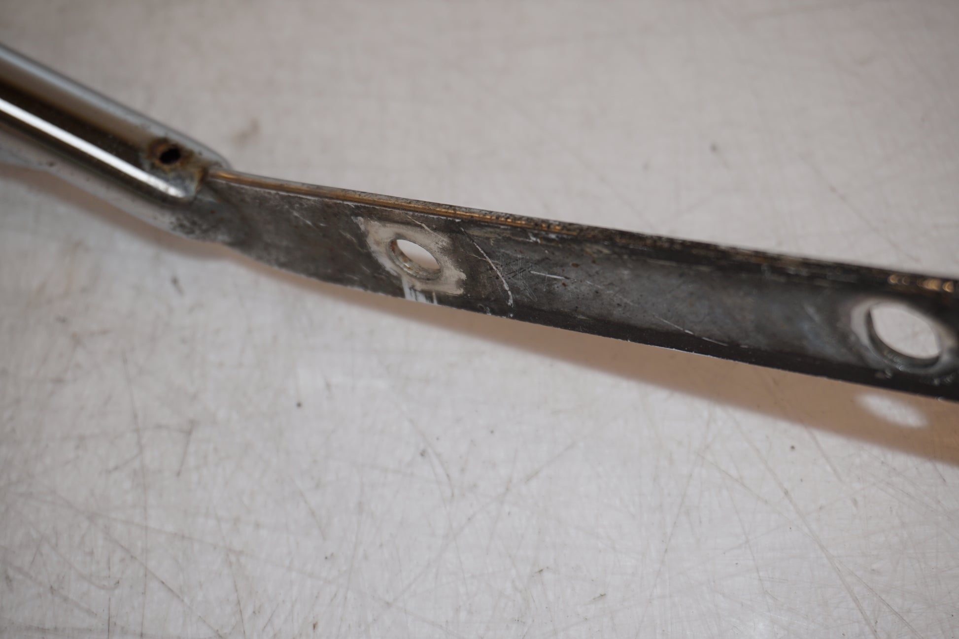 Extrabild3 på Framskärmsstag från en H-D Touring Road King FLHR/I -1997 motorcykel.