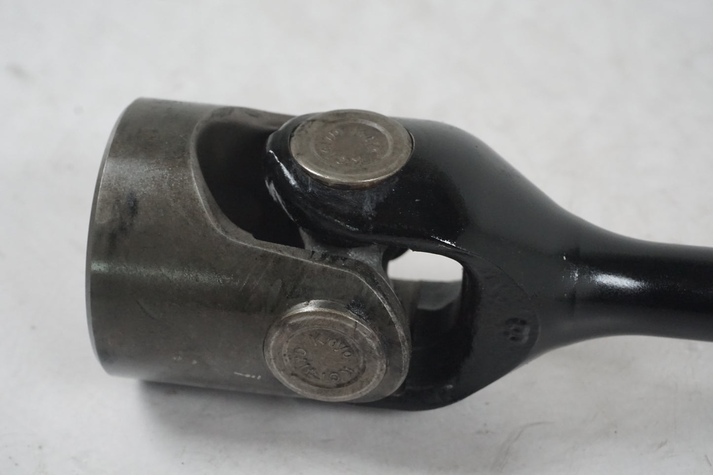 Baksidan på Kardanaxel från en Kawasaki GTR 1400 -2008 motorcykel.