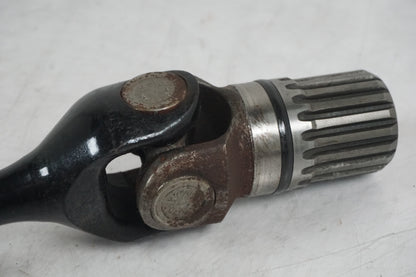 Vänster sida på Kardanaxel från en Kawasaki GTR 1400 -2008 motorcykel.