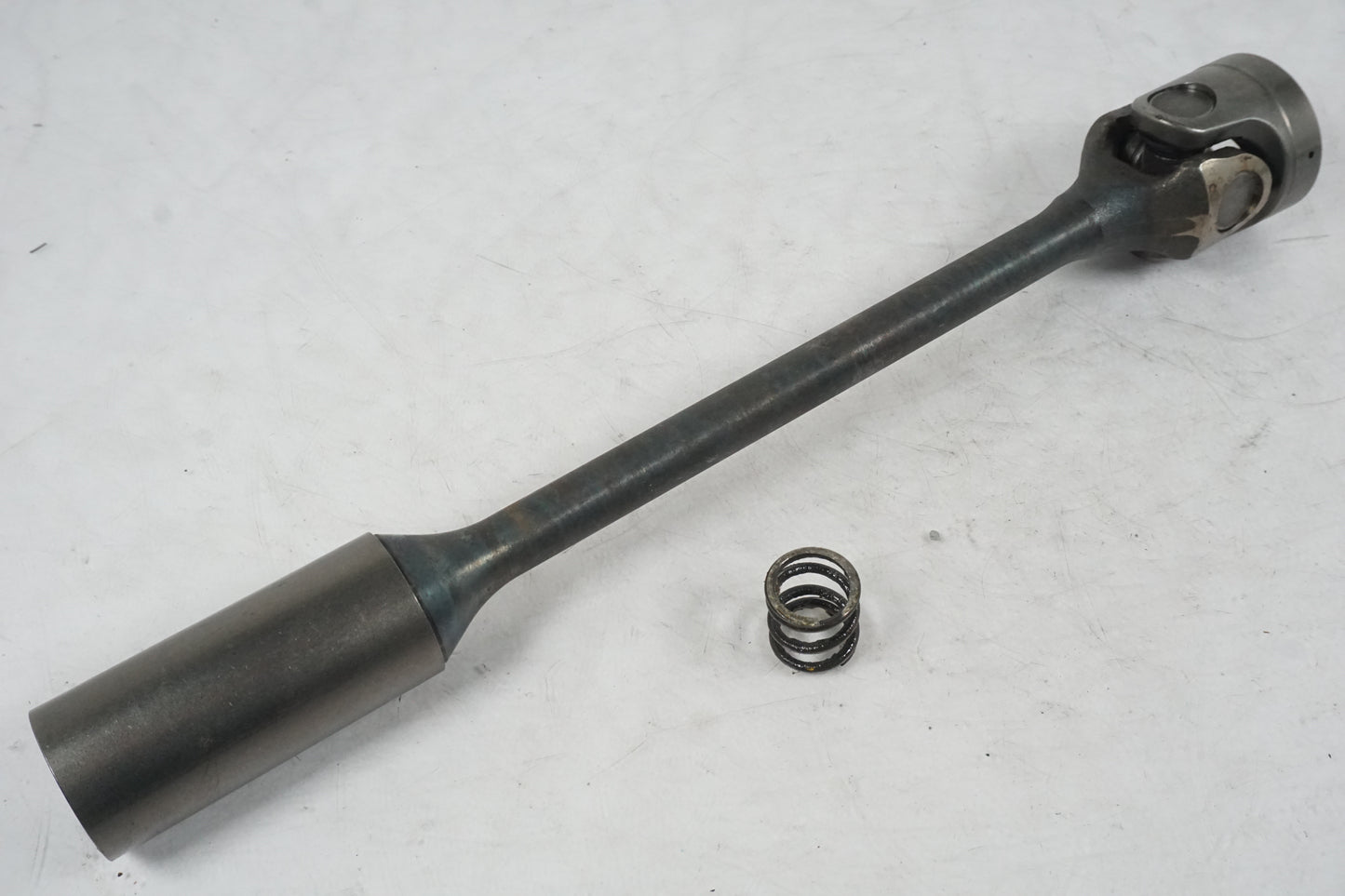 Framsidan på Kardanaxel från en Kawasaki VN 1600 Mean Streak -2007 motorcykel.