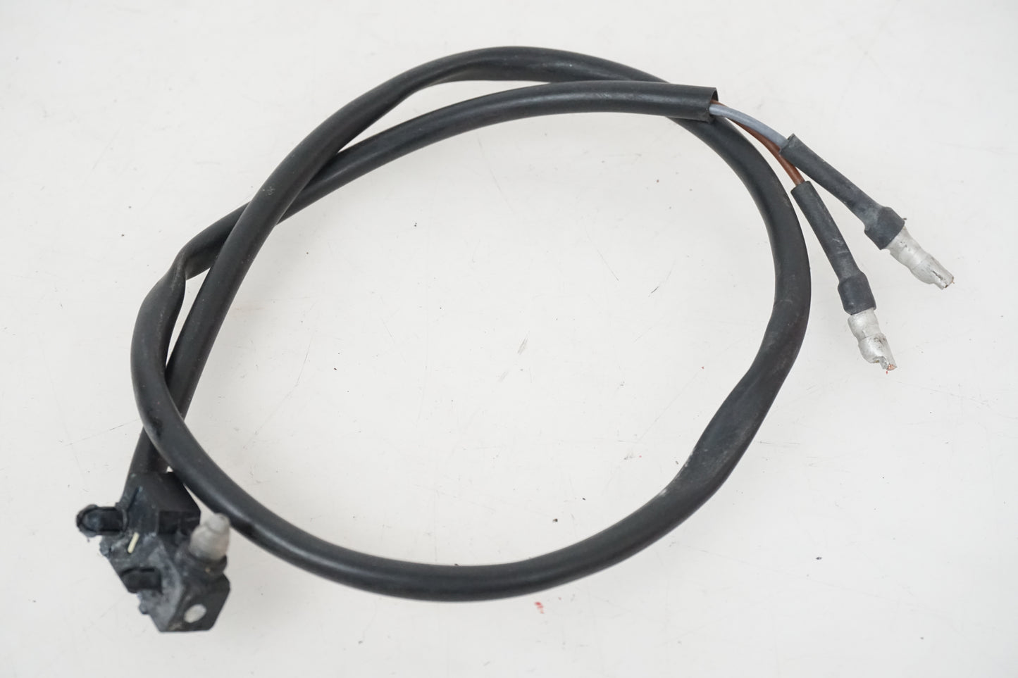 Contact de feu de frein