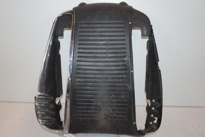 Framsidan på Vattenkyldekor från en H-D V-Rod 1130 -2006 motorcykel.