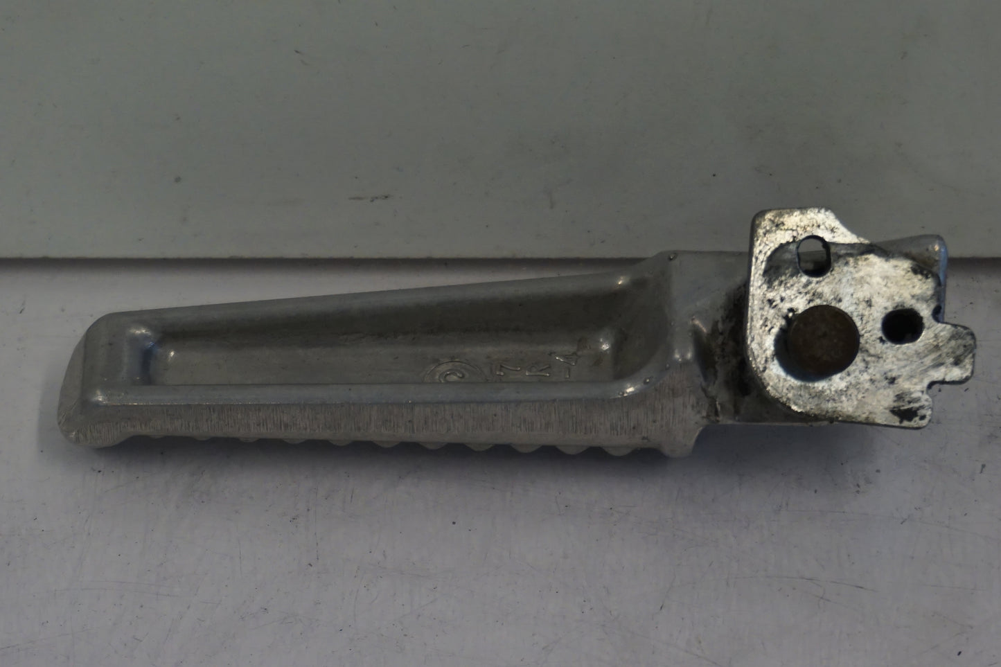 Höger sida på Fotpinne från en Honda CBR 600 RR -2003 motorcykel.