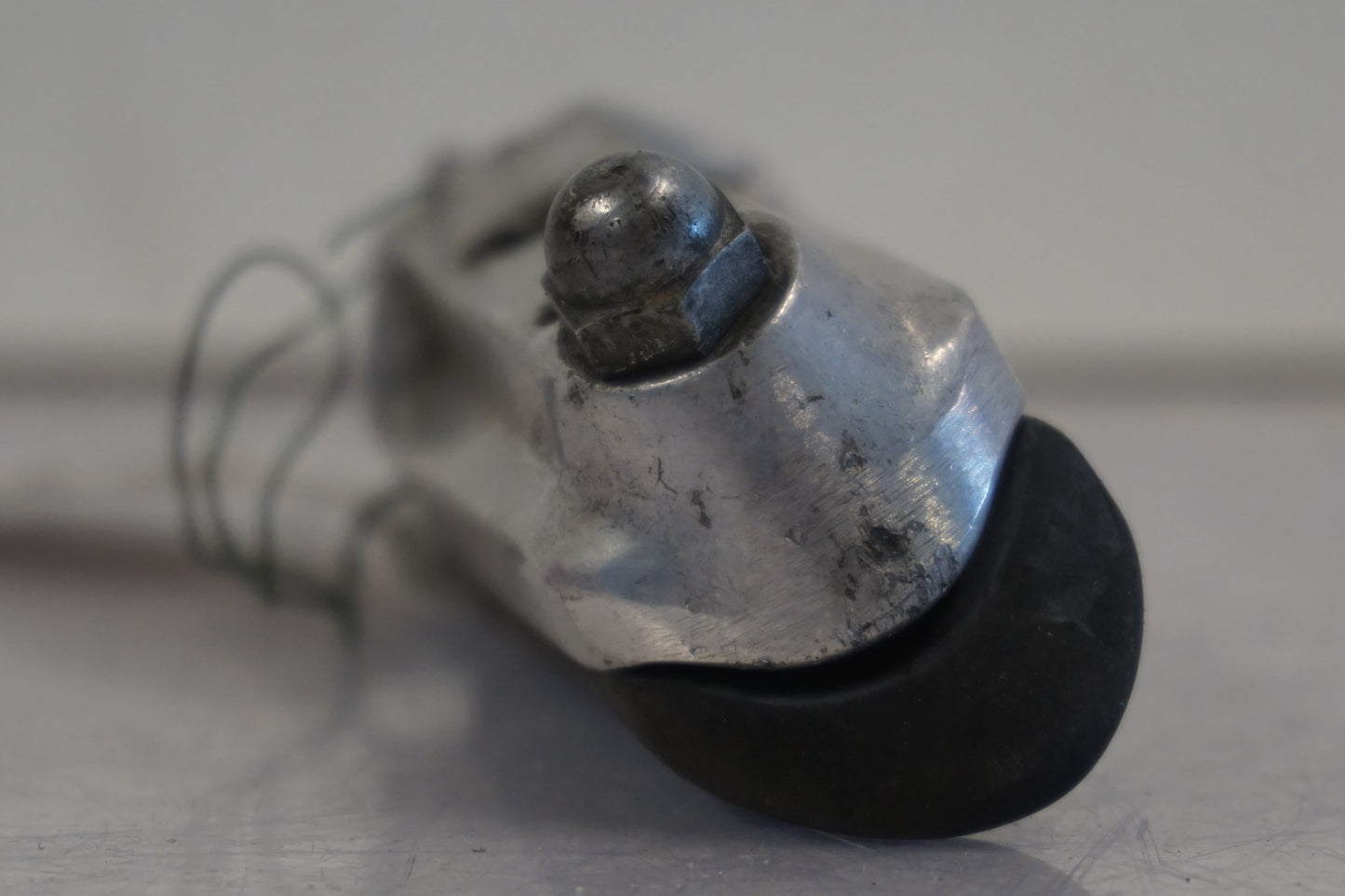 Snett uppifrån på Fotpinne från en Honda CBR 900 RR -1993 motorcykel.