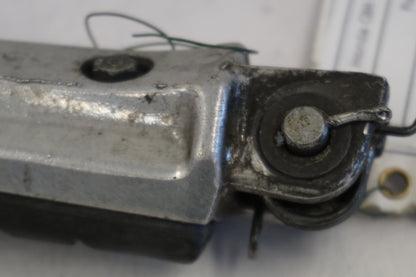 Snett nerifrån på Fotpinne från en Honda CBR 900 RR -1993 motorcykel.