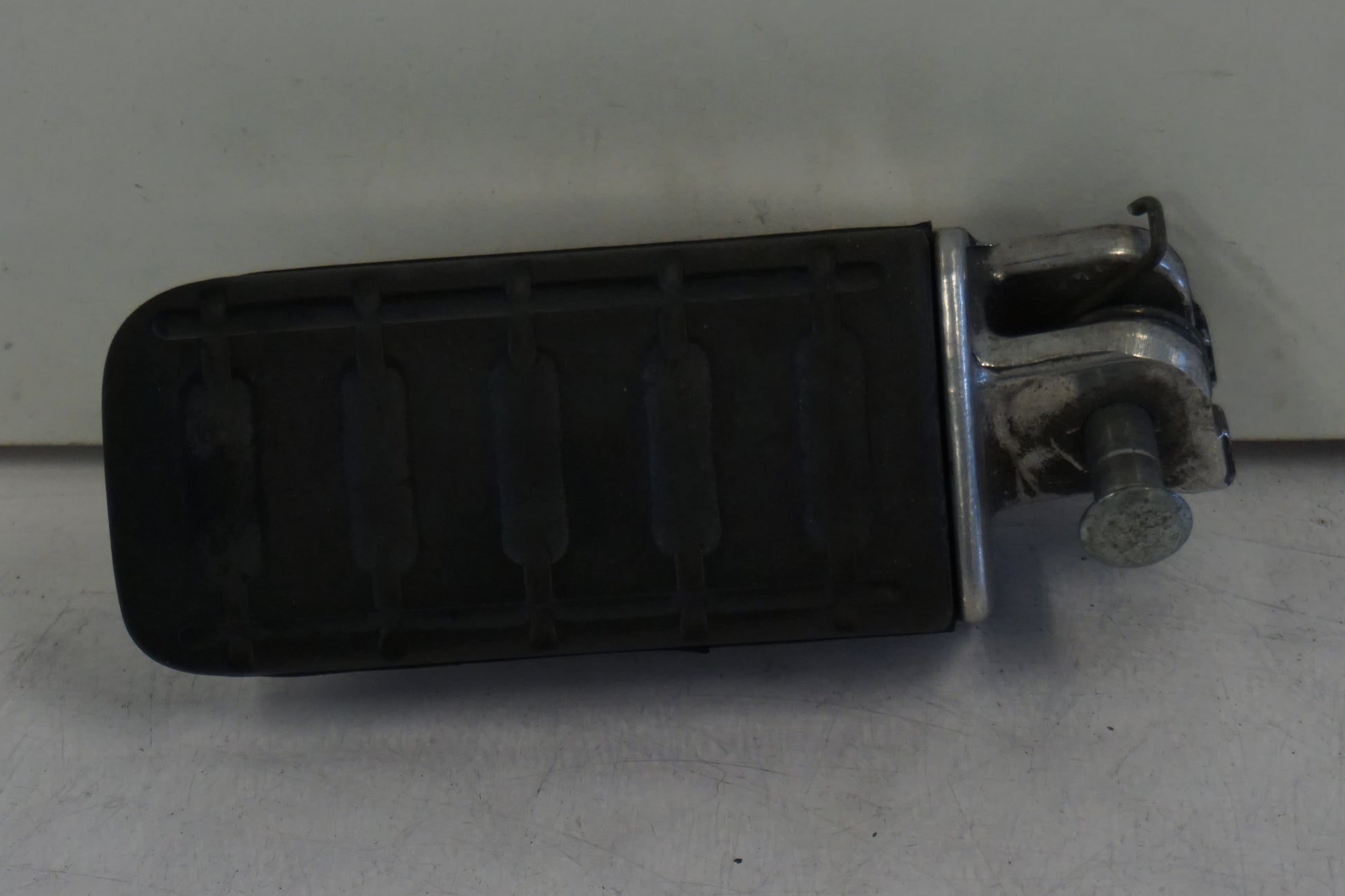 Framsidan på Fotpinne från en Honda ST 1100 -1998 motorcykel.