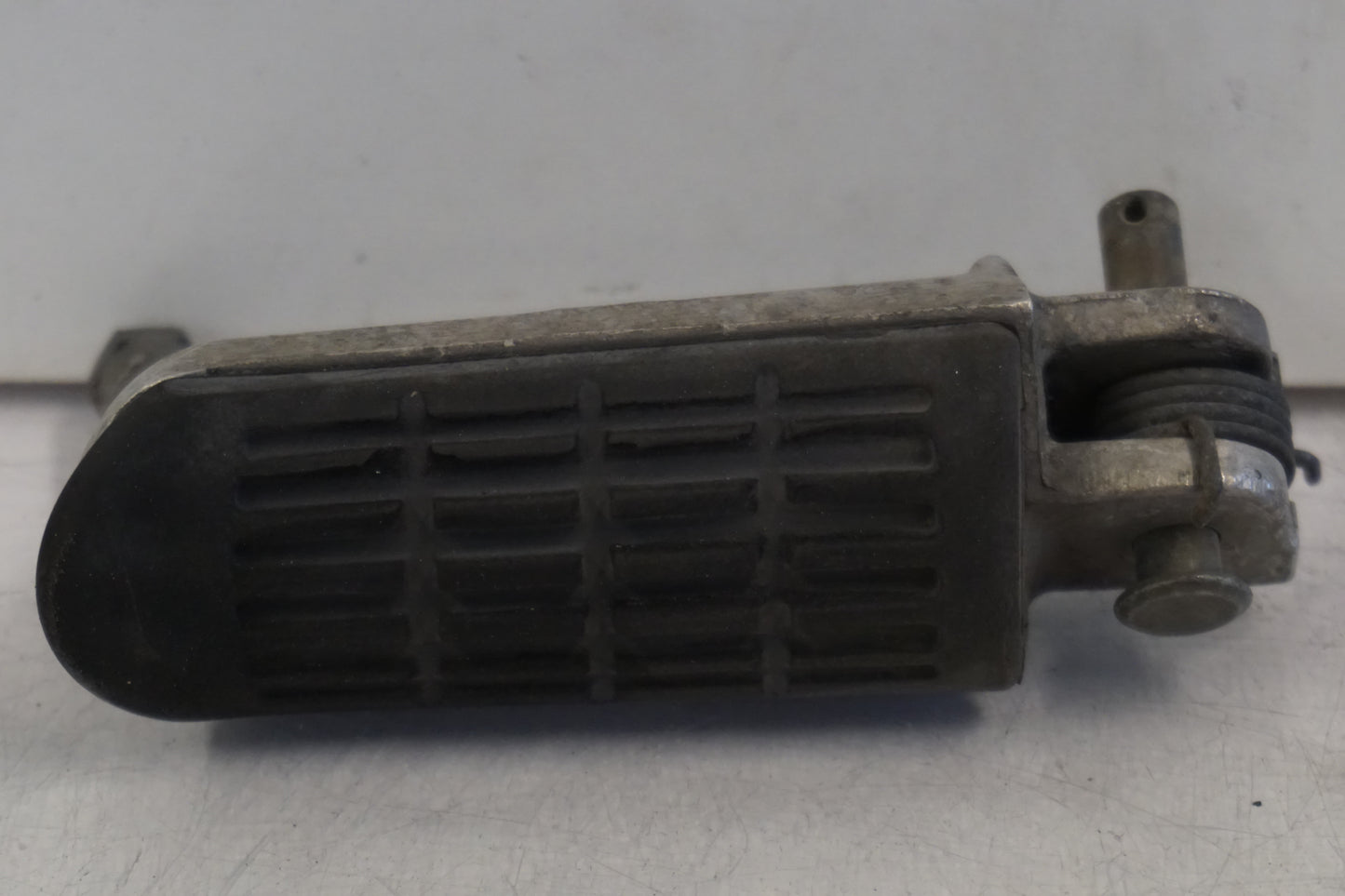 Framsidan på Fotpinne från en Honda CBR 1100 XX -1998 motorcykel.