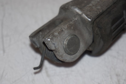 Snett nerifrån på Fotpinne från en Honda CBR 1100 XX -1998 motorcykel.