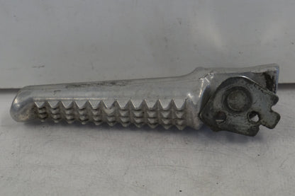 Vänster sida på Fotpinne från en Honda CBR 600 -1997 motorcykel.