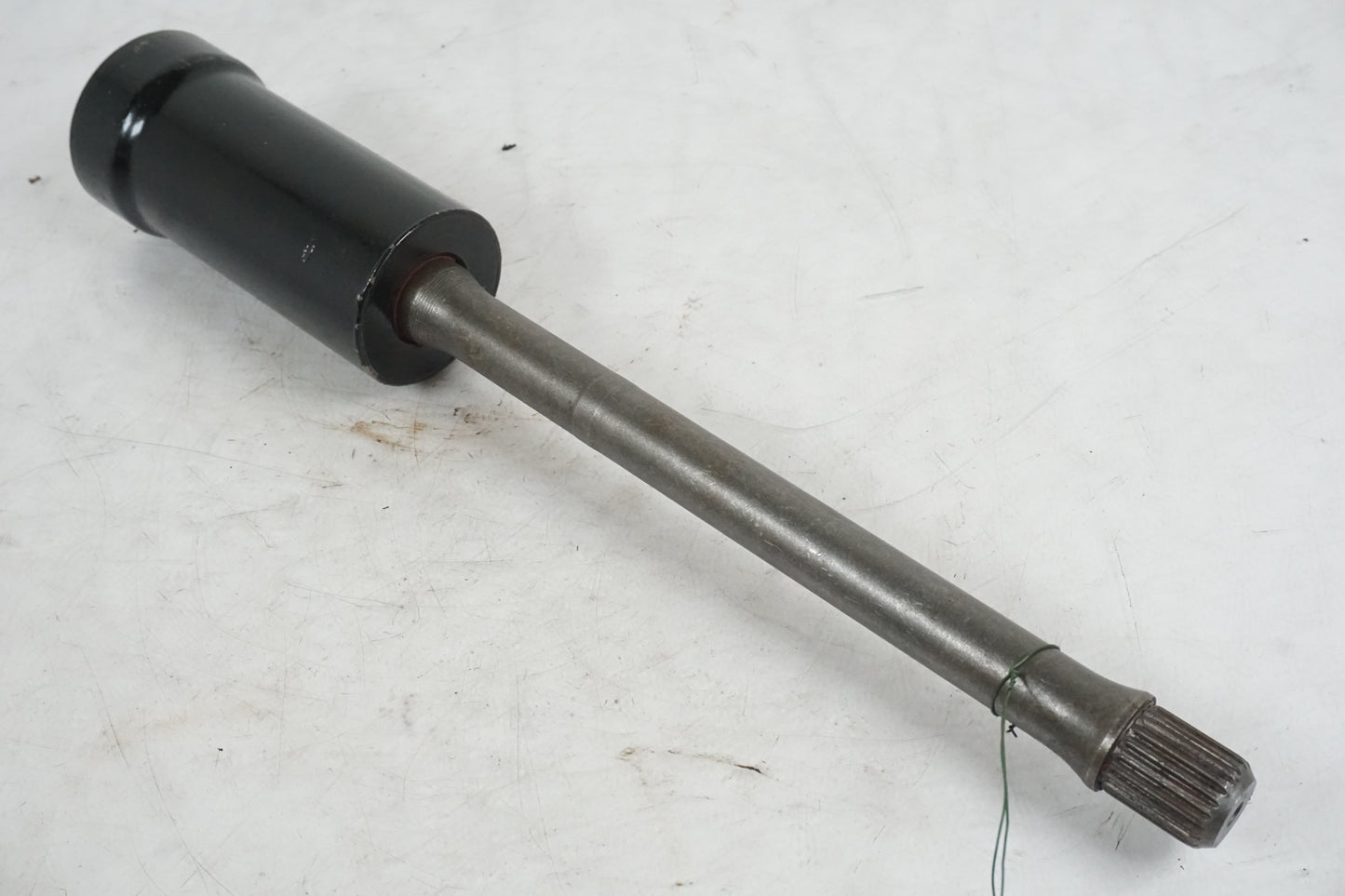 Höger sida på Kardanaxel från en Honda VF 750 S -1982 motorcykel.