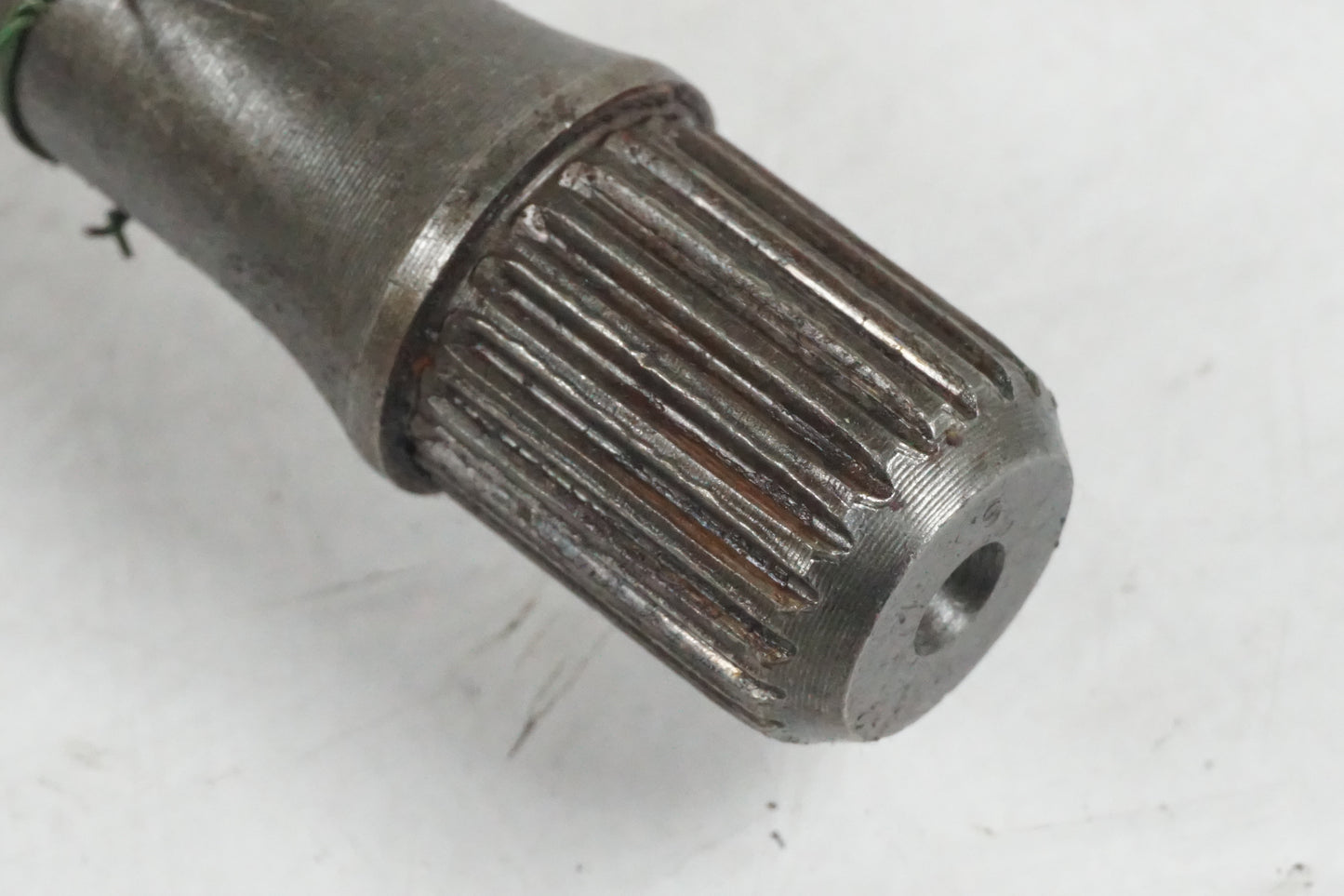 Vänster sida på Kardanaxel från en Honda VF 750 S -1982 motorcykel.